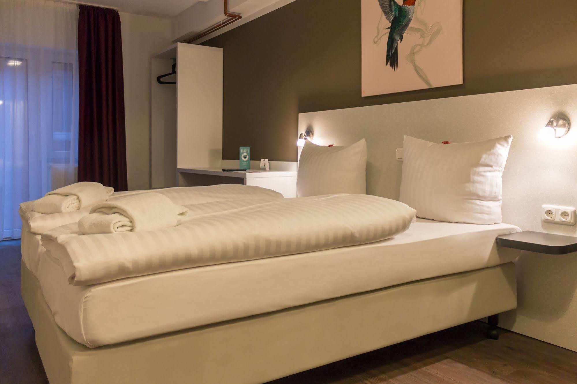 Hotel West Гамбург Экстерьер фото