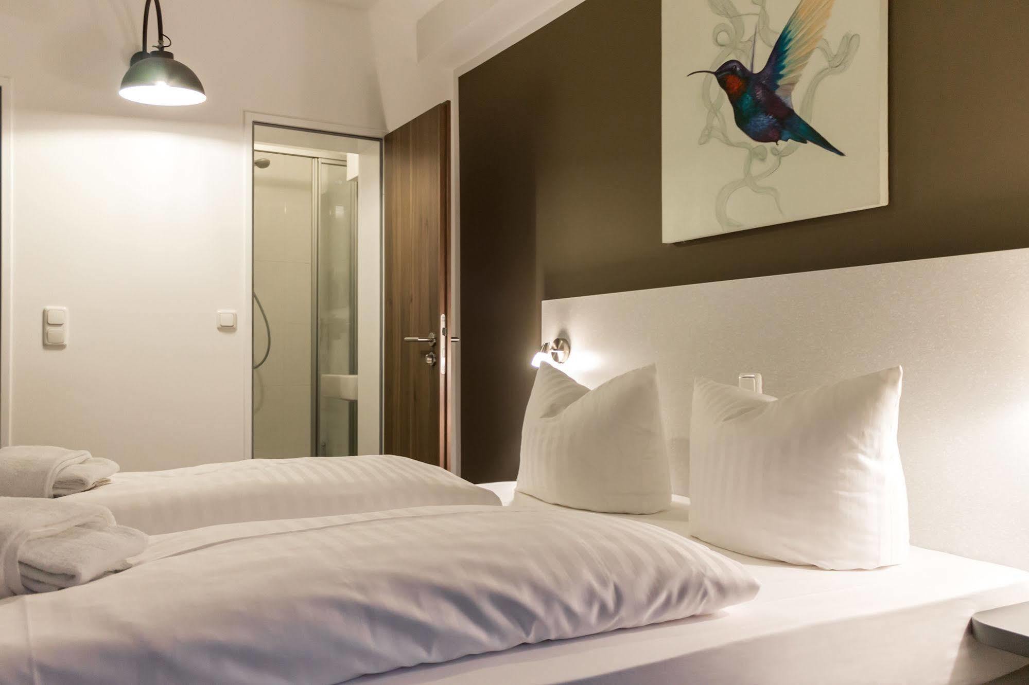 Hotel West Гамбург Экстерьер фото