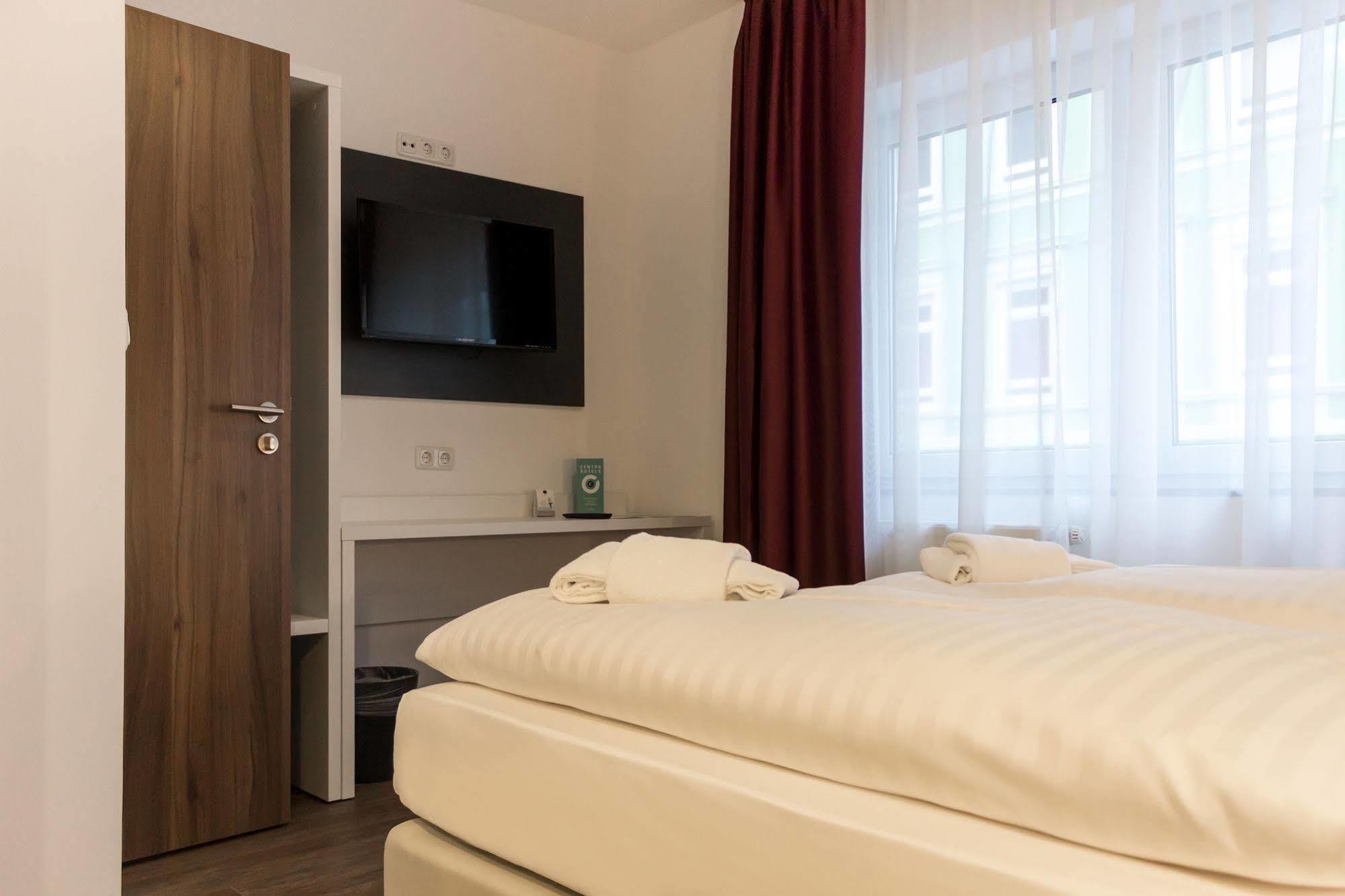 Hotel West Гамбург Экстерьер фото