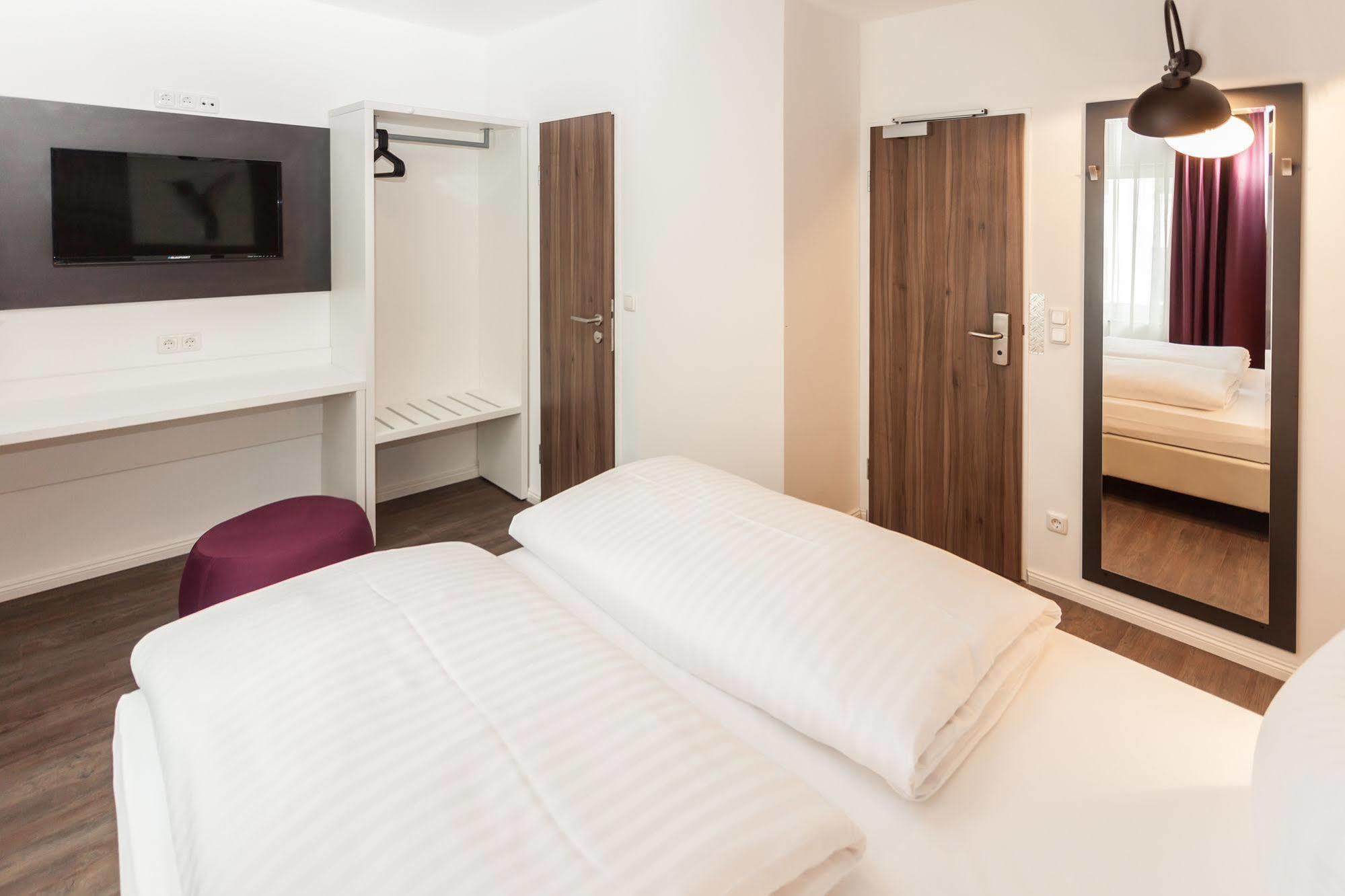Hotel West Гамбург Экстерьер фото